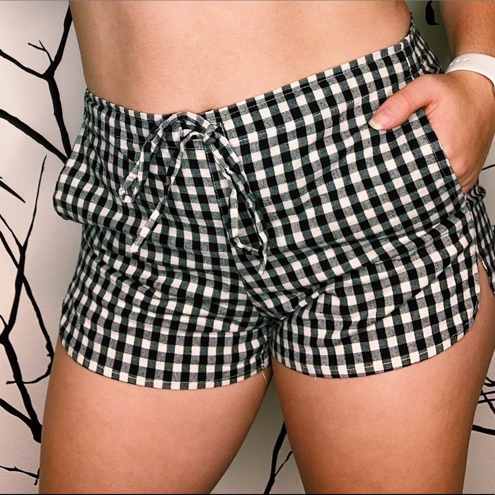 Brandy Melville Checkered Shorts - Picture 1 of 3